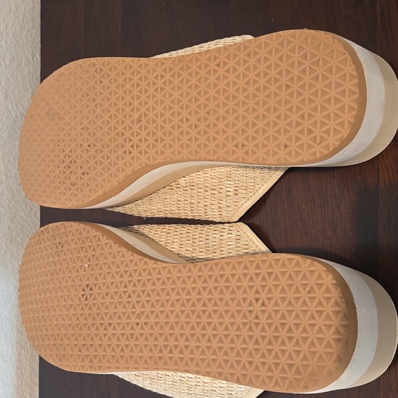 Matisse Raffia Platform Mules - Picture 7 of 12